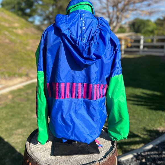 90's Colorful Windbreaker - Lightweight Ski Jacket - Size Small - Outdoor Scene - Picture 3 of 14